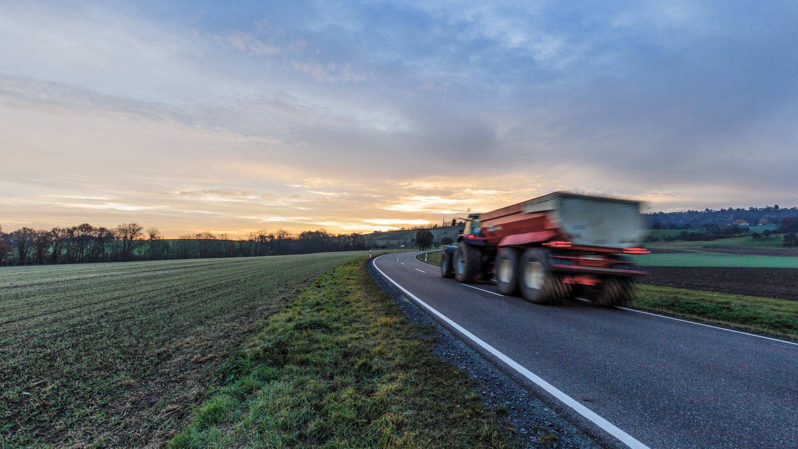 Færre landbrugsmaskiner på landevejene i Dronninglund-området. Det er et af resultaterne af den omfattende jordfordeling, hvor i alt 62 landmænd har byttet jorde med hinanden. Det minimerer også CO2-udslip